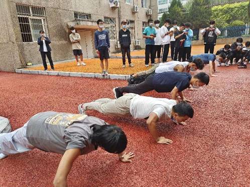 说明: d159bad3a9f2f3648ee1a6fca6bedbd